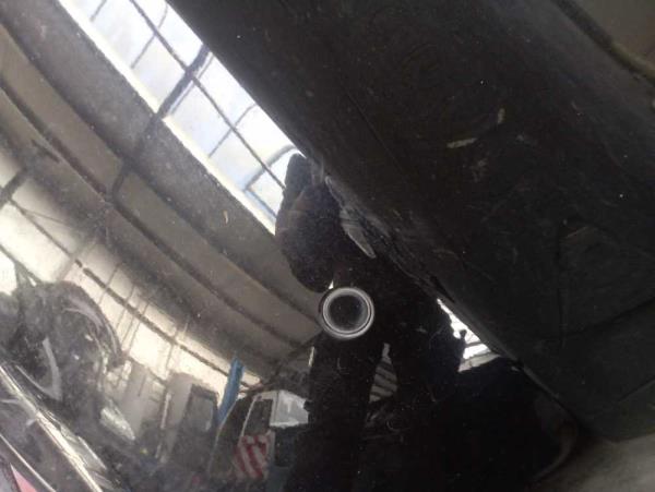 PARE CHOC ARRIERE VW - Vue 4